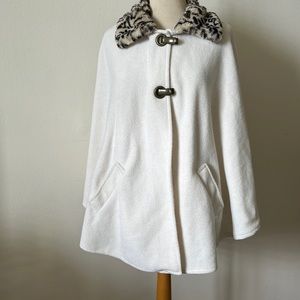 Le Moda White Faux Fur Fleece Cape Leopard Collar Lord Daniel Sportswear
